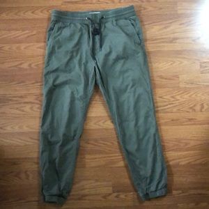 Olive green joggers from H&M. Very good condition, barely worn.